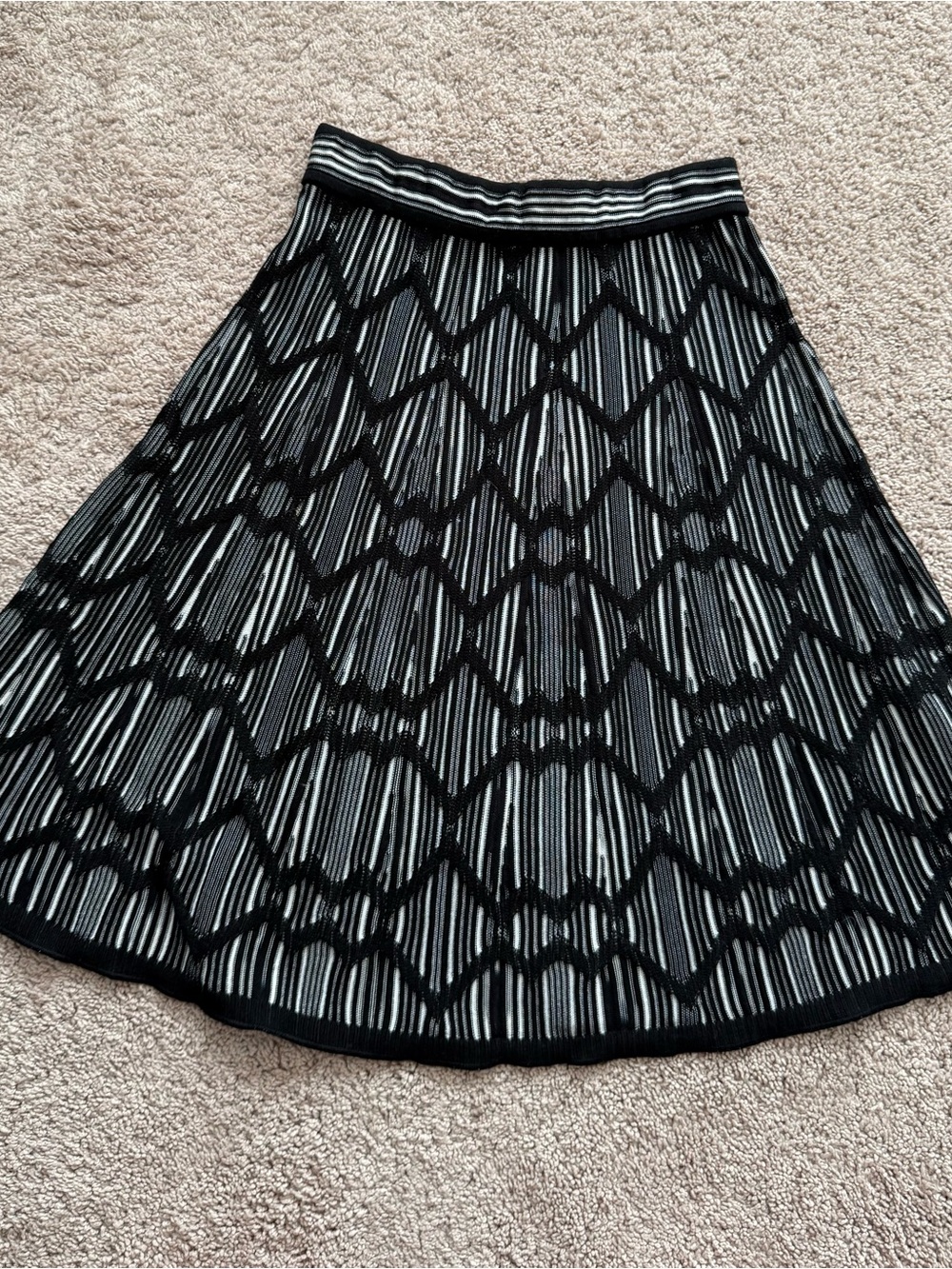 M Missoni Black and White Geometric Circle Skirt - Picture 6 of 6